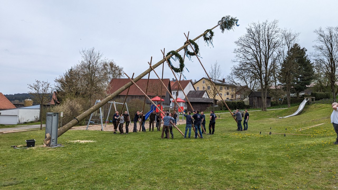 Maibaumaufstellen 2023 FF Kleinschwand